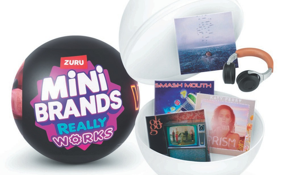 Bola surpresa reúne minidiscos de vinil e um acessório musical