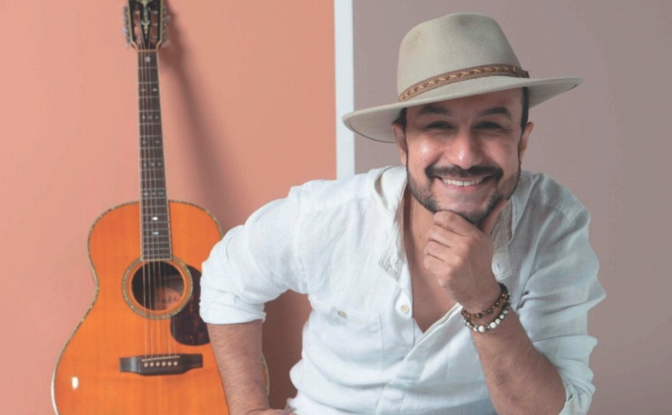 Nano Vianna faz show nesta sexta-feira (9), às 22h30