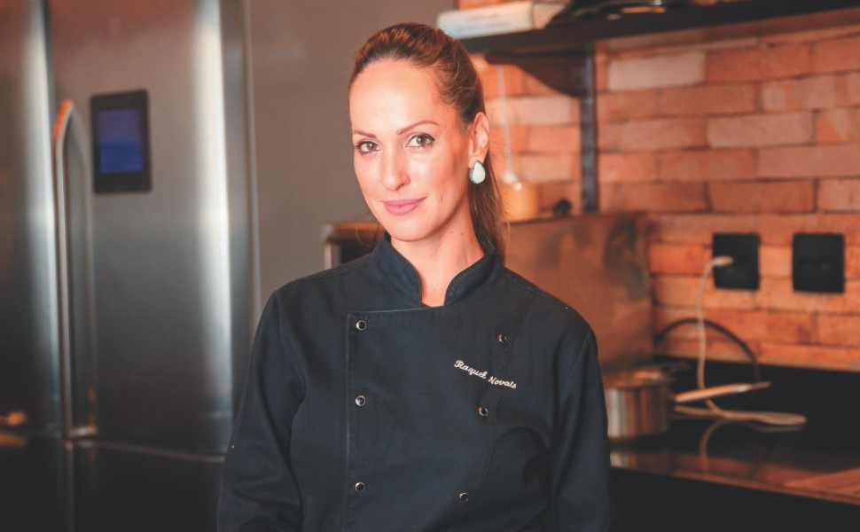 Raquel Novais foi semifinalista da 3ª temporada do “MasterChef Brasil” e atua com cozinha brasileira contemporânea
