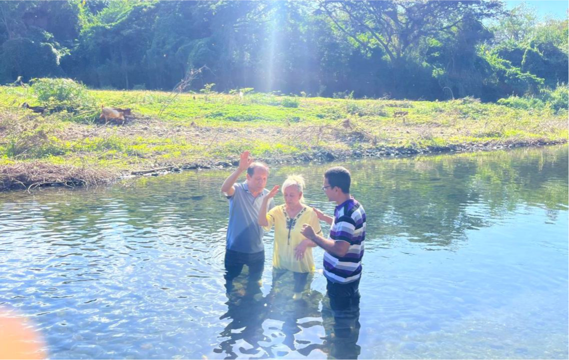 Batismo realizado em Cuba