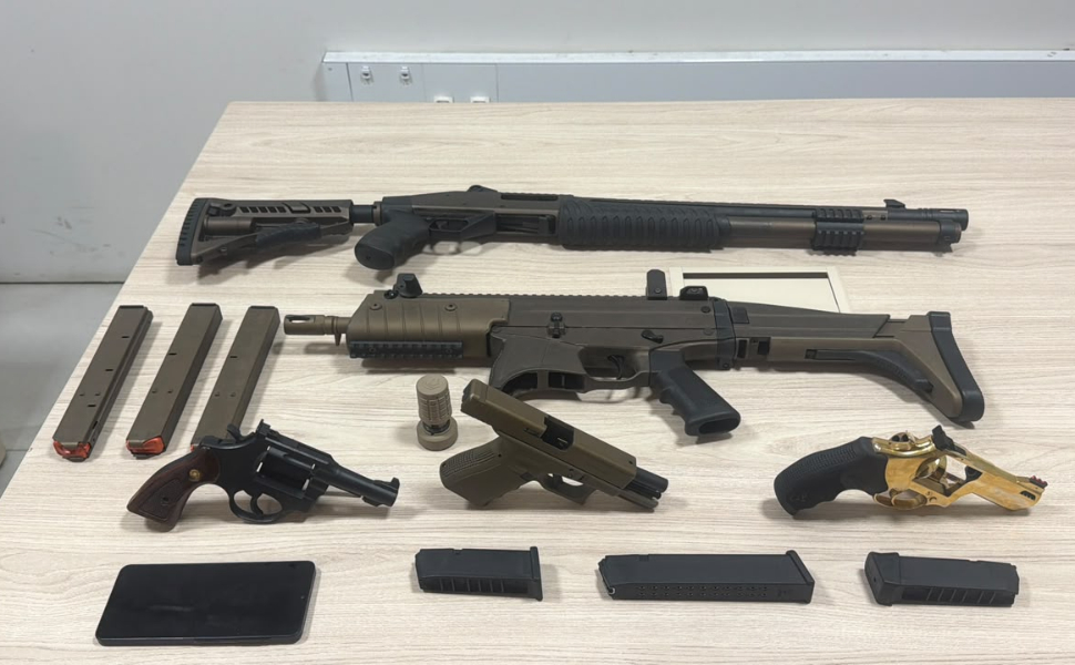 Armas apreendidas pelos policiais
