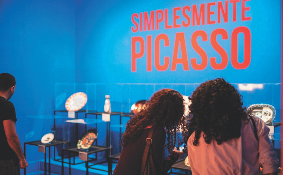 Visitantes no Palácio Anchieta conferem
a exposição “Picasso, a construção de um gênio – A arte de nunca ser o mesmo”