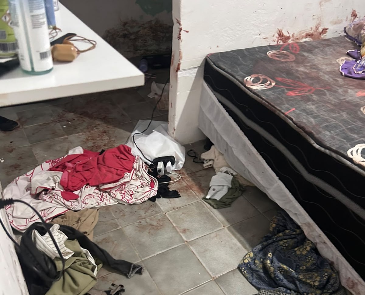Casa da vítima estava revirada e com manchas de sangue