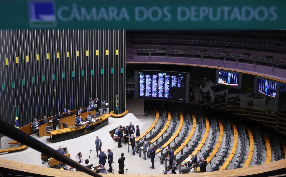 Dos 513 deputados federais eleitos no domingo, 183 vão exercer seu primeiro mandato na Câmara Federal