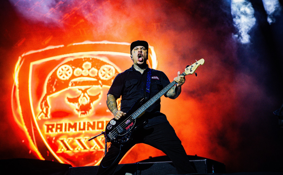 Raimundos confirmados no Vibra Rock Brasil 2027, na Praça do Papa, em Vitória.