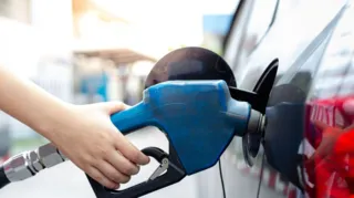 Imagem ilustrativa da imagem Pacote para combustíveis custa R$ 46 bilhões, com promessa de baixar gasolina