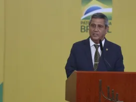 Imagem ilustrativa da imagem Bolsonaro diz que pretende anunciar Braga Netto como vice nas eleições