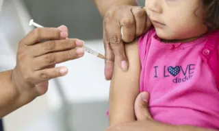 Imagem ilustrativa da imagem Mais de 120 mil pessoas estão com doses atrasadas  de vacina contra a covid