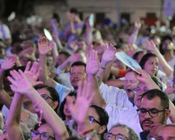 Imagem ilustrativa da imagem Multidão se reúne para expressar sua fé na Romaria dos Homens