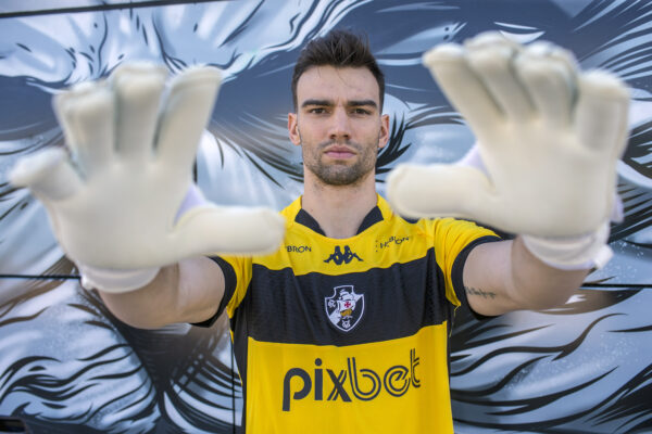 Vasco acerta a contratação do goleiro Ivan para temporada 2023 – Vasco da  Gama