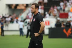 Imagem ilustrativa da imagem Após derrota, Felipe Conceição não é mais técnico do Santa Cruz