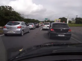 Imagem ilustrativa da imagem É preciso paciência para encarar a BR-232 rumo a Caruaru nesta sexta