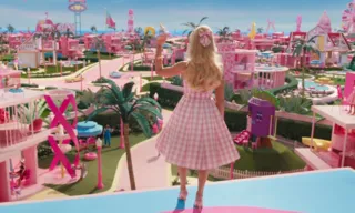 Imagem ilustrativa da imagem Filme da Barbie causou escassez global de tinta rosa, diz produtora