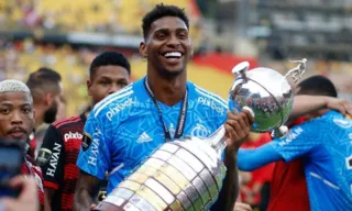 Imagem ilustrativa da imagem Flamengo acerta empréstimo do goleiro Hugo Souza ao Chaves, de Portugal