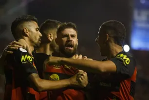 Imagem ilustrativa da imagem Mesmo com susto no fim, Sport vence o Avaí na Ilha do Retiro