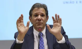 Imagem ilustrativa da imagem 'Ninguém aguenta mais esse juro', diz Haddad em live com Nath Finanças