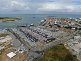 Imagem ilustrativa da imagem Porto de Suape movimenta mais de 3 mil veículos numa única operação