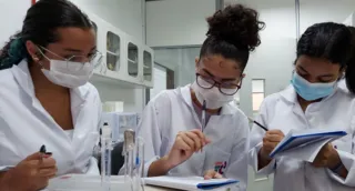 Imagem ilustrativa da imagem Programa Futuras Cientistas abre inscrições para a Imersão Científica 2024