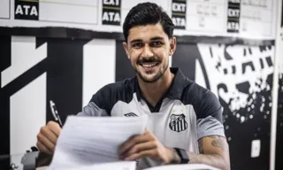 Imagem ilustrativa da imagem Santos oficializa João Basso e aguarda por Juan Vargas para ter nova defesa