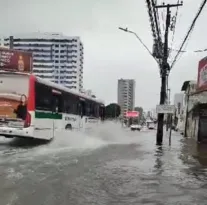 Imagem ilustrativa da imagem Uma quarta-feira chuvosa de caos no Grande Recife e Zona da Mata