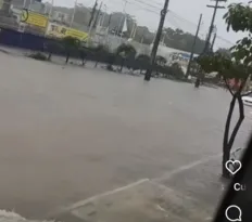 Imagem ilustrativa da imagem Vinte e nove linhas de ônibus suspensas devido a alagamentos