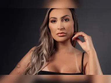 Andressa Urach voltou a gravar conteúdo adulto com a ajuda do filho