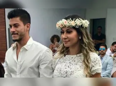 Arthur Aguiar e Jheny Santucci terminaram o relacionamento