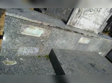 Imagem ilustrativa da imagem Prefeitura do ES registra ocorrência após objetos serem furtados de cemitério