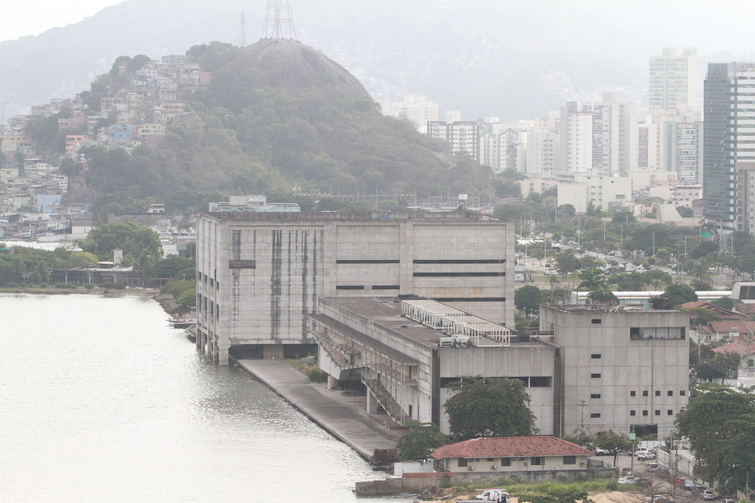 Casagrande inicia reforma do Salesiano, inaugura obras e assina