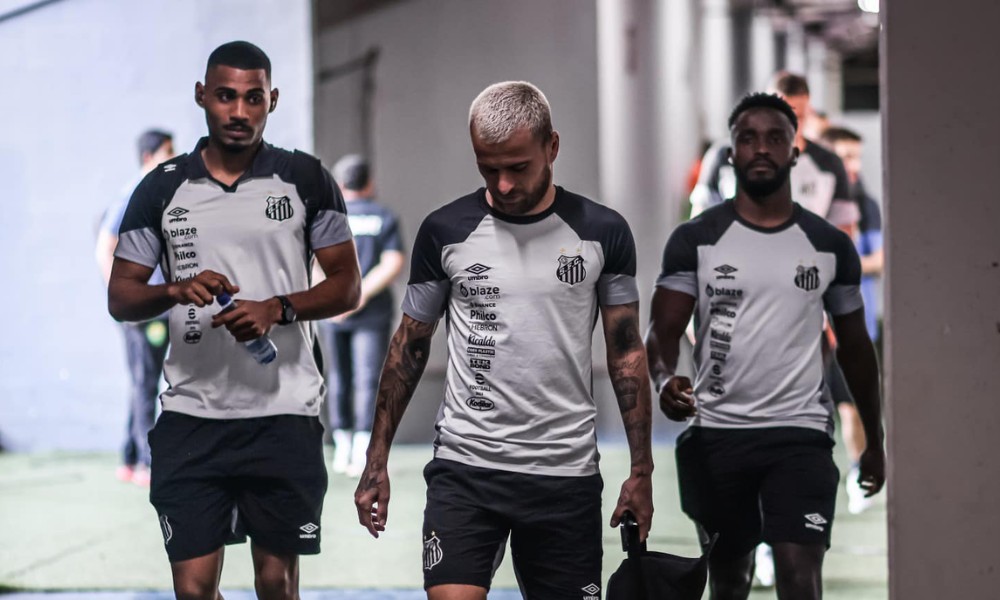 Santos punido com dois jogos à porta fechada