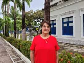 Imagem ilustrativa da imagem Flávia Suassuna toma posse como nova acadêmica da APL