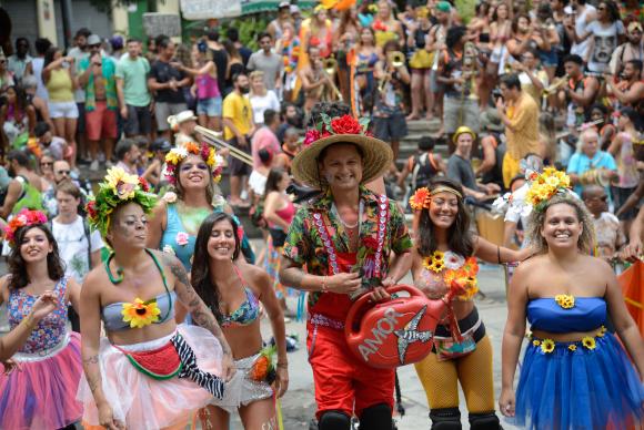 Blocos participam do carnaval do Rio de Janeiro, no centro da cidade. Foto: Fernando Frazão/Agência Brasil