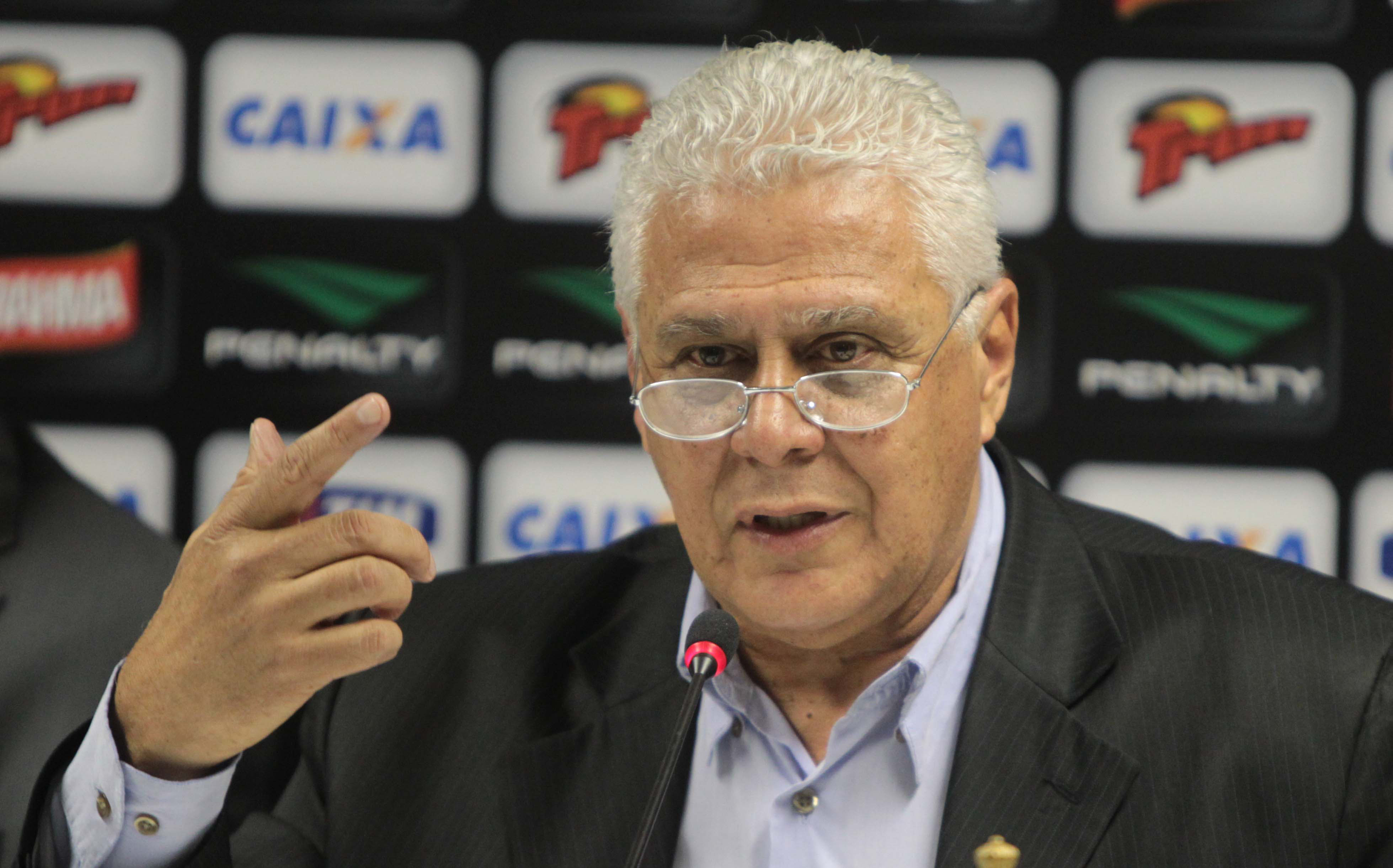 Roberto Dinamite diz que o trabalho de Zé Ricardo é bom. Foto: Márcio Mercante/Agência O dia/Arquivo/AT