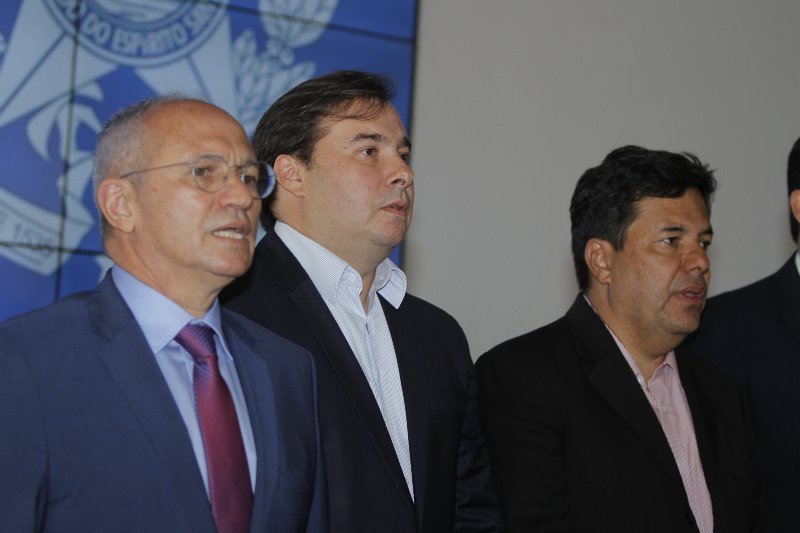 Paulo Hartung, Rodrigo Maia e o ministro da Educação Mendonça Filho. Foto: Antonio Moreira/AT