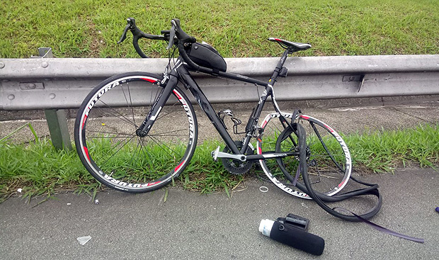 Bicicleta de Dermeval Filho após o acidente. Foto: Salvatore Constantino/Acervo pessoal