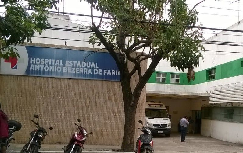 O aposentado permanece internado no hospital Antônio Bezerra de Faria. Foto: Sesa