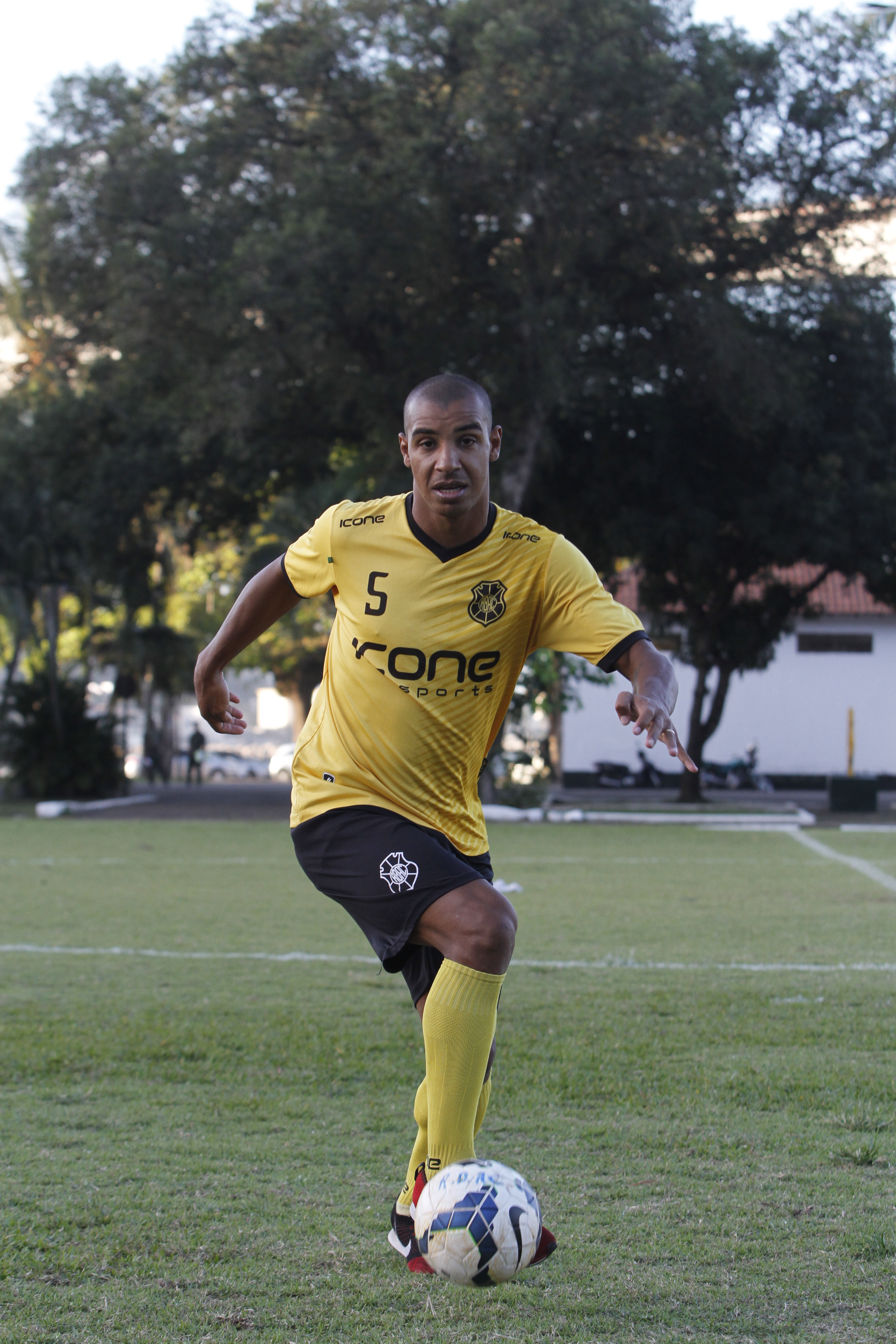 Willian, que já disputou a Liga Europa, jogou pelo Rio Branco em 2015. Foto: Thiago Coutinho/AT