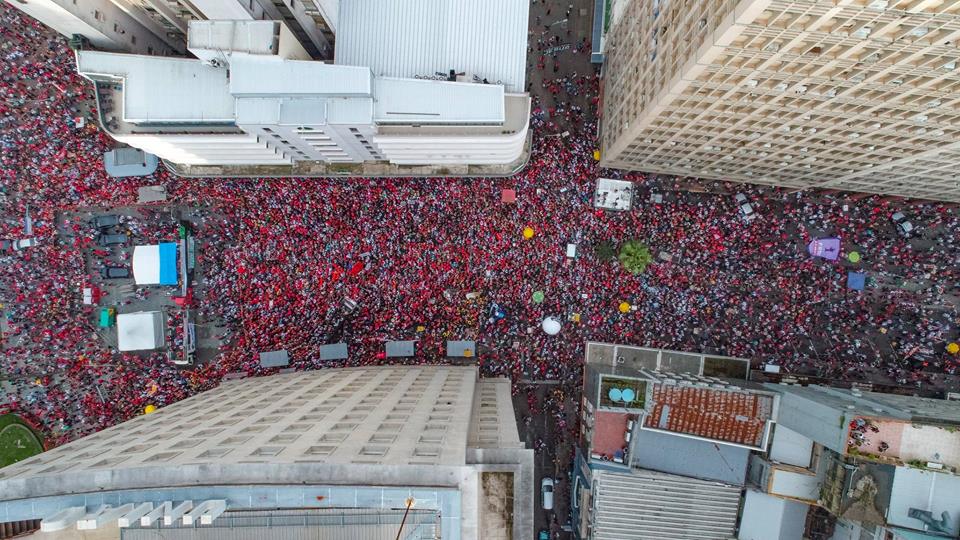 Milhares de pessoas participaram do ato em defesa de Lula. Foto: Reprodução/Facebook/Lula
