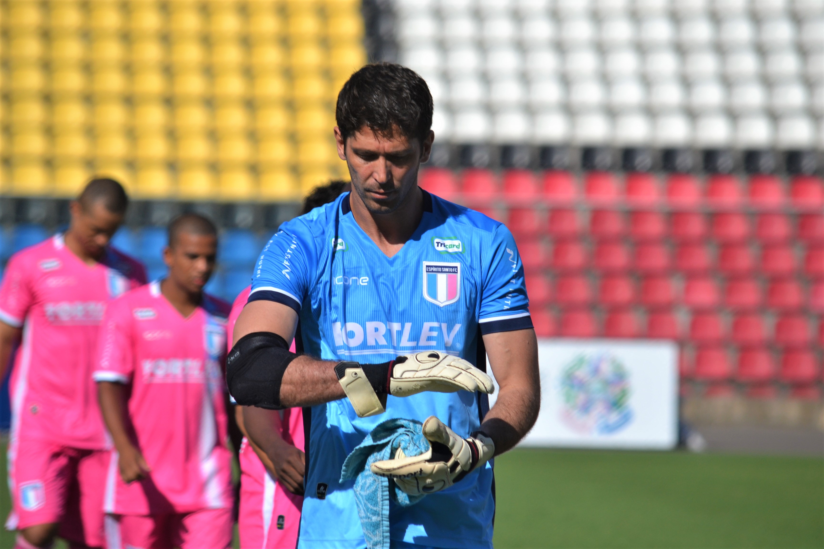 Goleiro está ansioso para a estreia. Foto: João Brito/ESFC