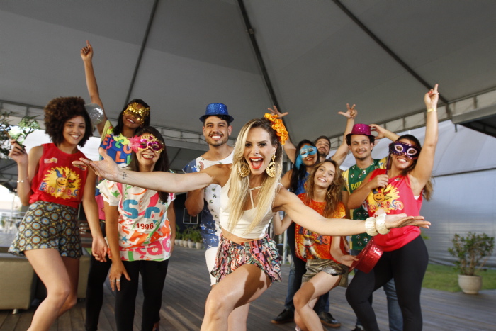 Cantora Flávia Mendonça comandará o show no bloco Esculhambação, na área de eventos do Shopping Vila Velha, com repertório de axé das antigas. Foto: Thiago Coutinho/AT