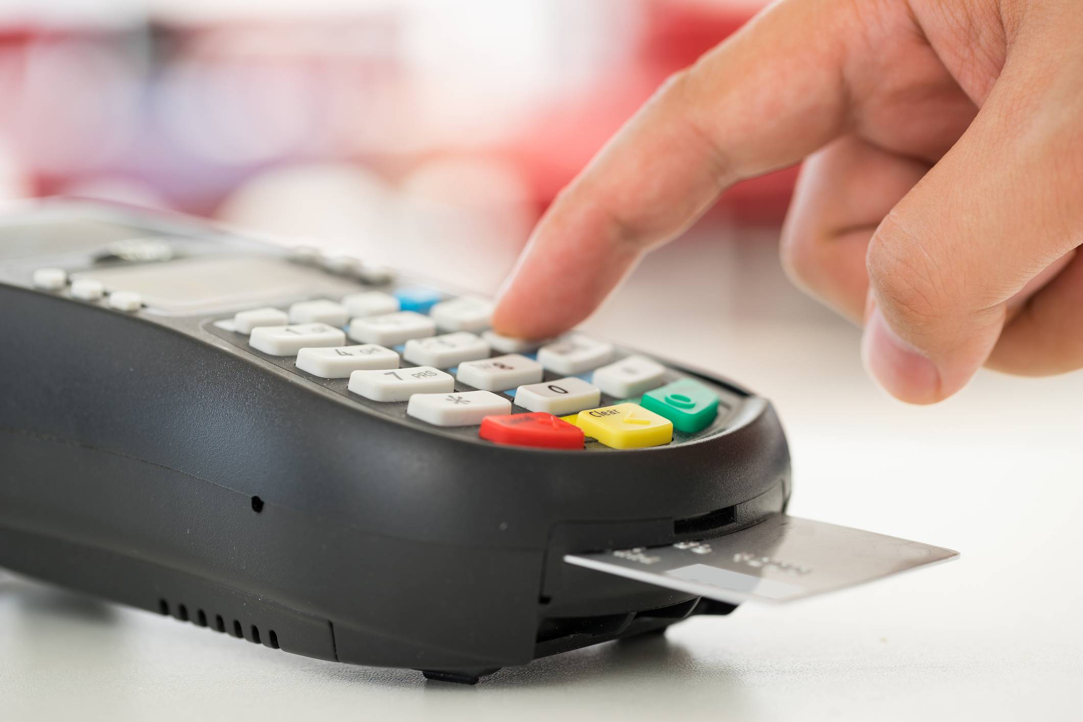 Segundo dados da Associação Brasileira das Empresas de Cartões de Crédito e Serviços (Abecs), a compra parcelada representa 55% das transações com cartão de crédito no País. Foto: Thinkstock Photos