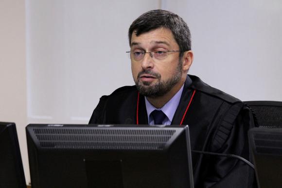 Durante o julgamento do recurso da defesa de Lula, o procurador Regional da República Maurício Gotardo Gerum disse que o ex-presidente se corrompeu. Foto: Sylvio Sirangelo/TRF4