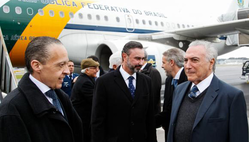 O presidente Michel Temer ao desembarcar na Suíça, onde participa na cidade de Davos do Fórum Econômico Mundial. Foto: Beto Barata/PR