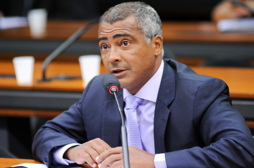 Ex-jogador, Romário criticou atitude dos clubes. Foto: Agência Senado