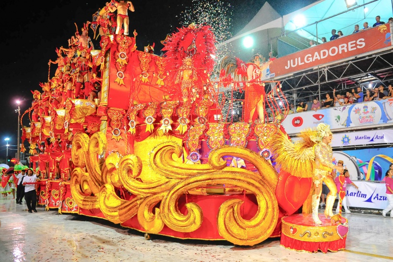 A MUG trouxe os amores de Carnaval para avenida. Foto: Carlos Antolini/PMV