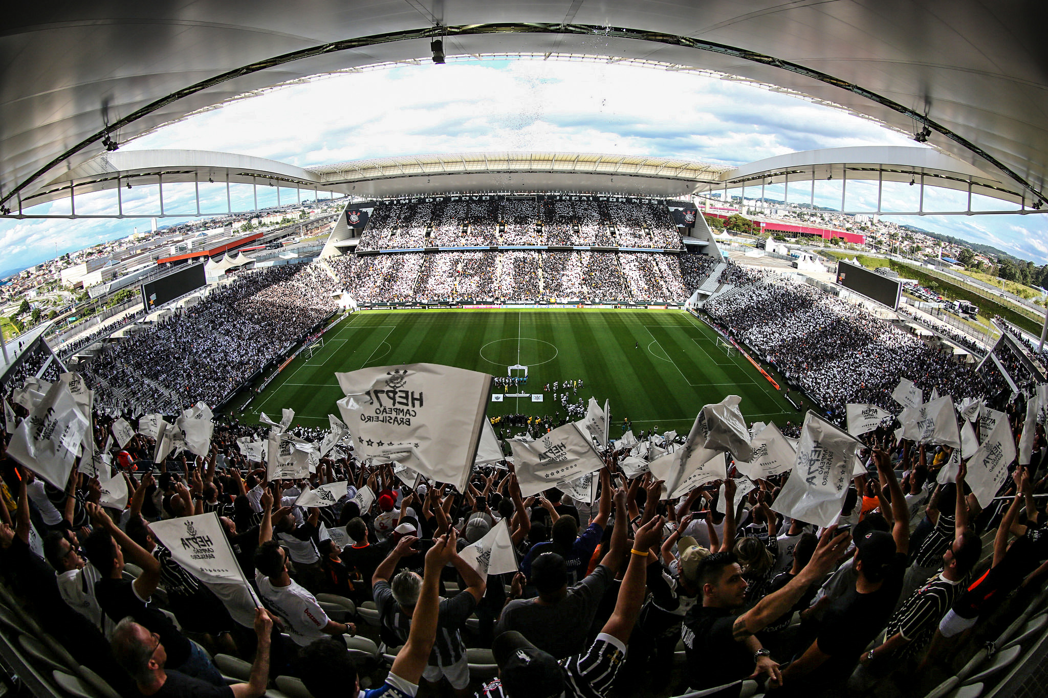 O estádio foi inaugurado em 2013 e usado na abertura da Copa do Mundo, no mesmo ano. Foto: Lucas Figueiredo/CBF
