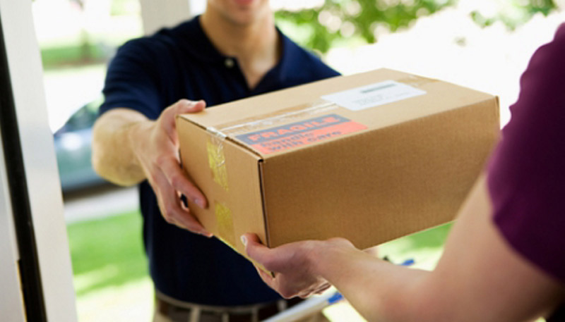 Entrega de encomenda: as lojas têm feito grandes investimentos para tentar driblar a crise na distribuição. Foto: Kadidja Fernandes
