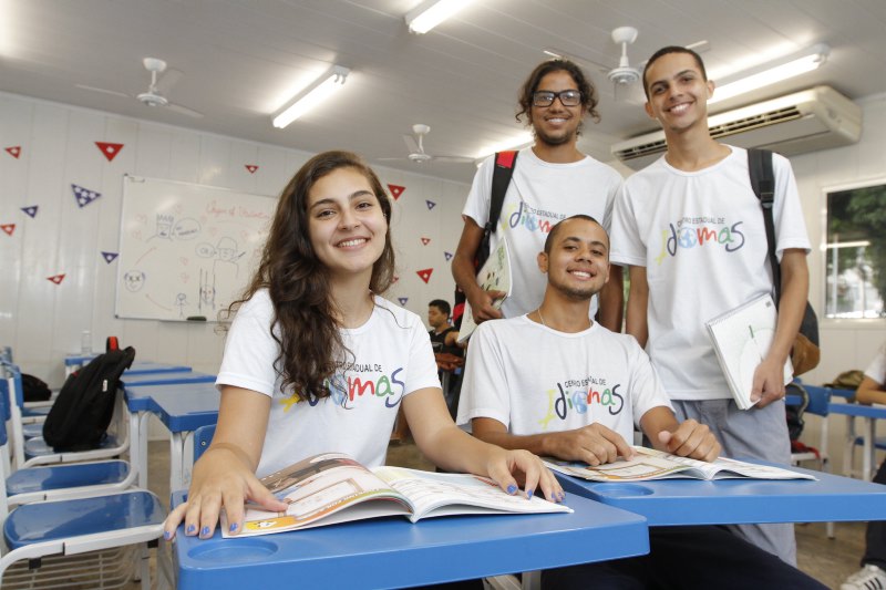 Os estudantes Andrezza de Andrade, Enzo Garcia, Tiago de Lima e Ruan Ferraz já estão terminando curso no CEI. Foto: Thiago Coutinho