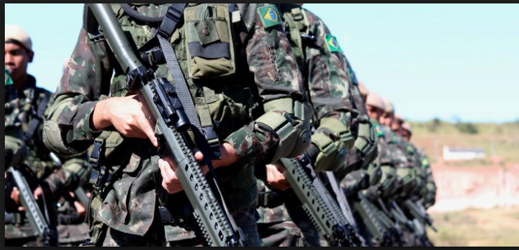 Moradores seguem desconfiados com a presença dos militares. Foto/ Divulgação