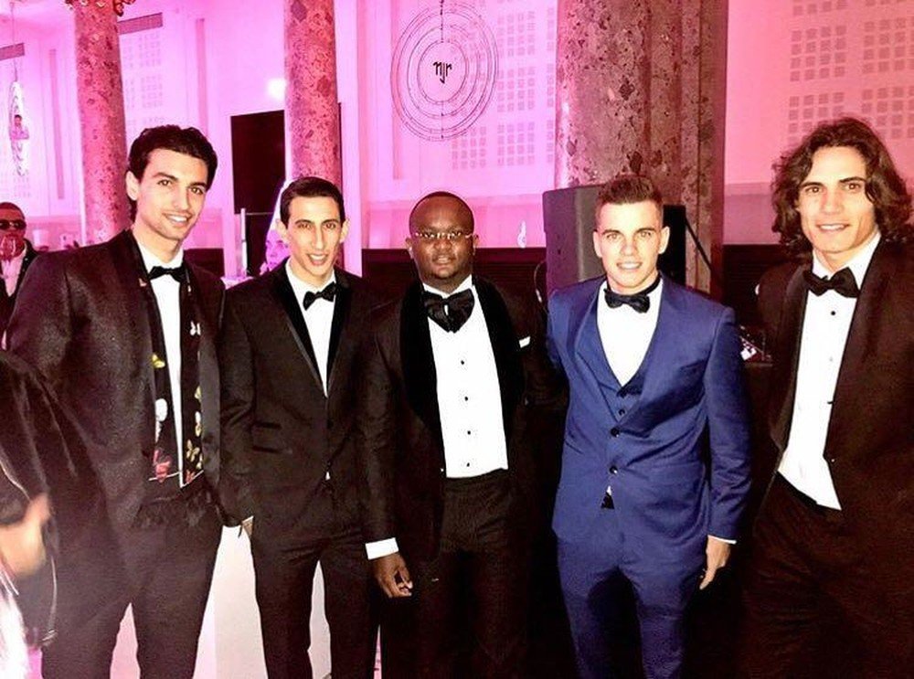 Cavani também marca presença em aniversário Neymar: na foto com Pastore, Di María, Lo Celso. Foto; Reprodução/Instagram